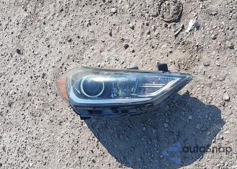 2018 Hyundai Elantra Sel z USA, uszkodzony, nr VIN 5NPD84LF2JH315937